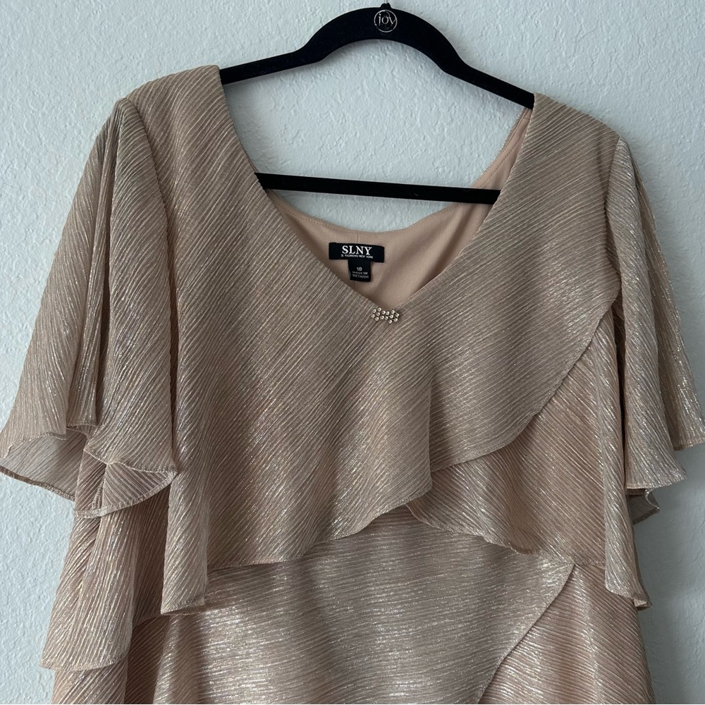 NWT SLNY Tiered Shimmer Shift Dress, Gold, Plus Size, 18 - Picture 6 of 11